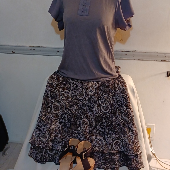 Shirt and skirt - Picture 5 of 5